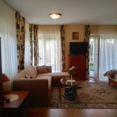 Lona Studio Apartmán